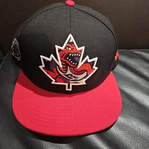 New Era Toronto Raptors Fitted Sz 8 worn once